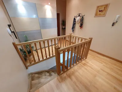 Photo de l'entreprise Menuiserie Espace Bois - Escalier - Agencement - Tournage - Aldric Mallard